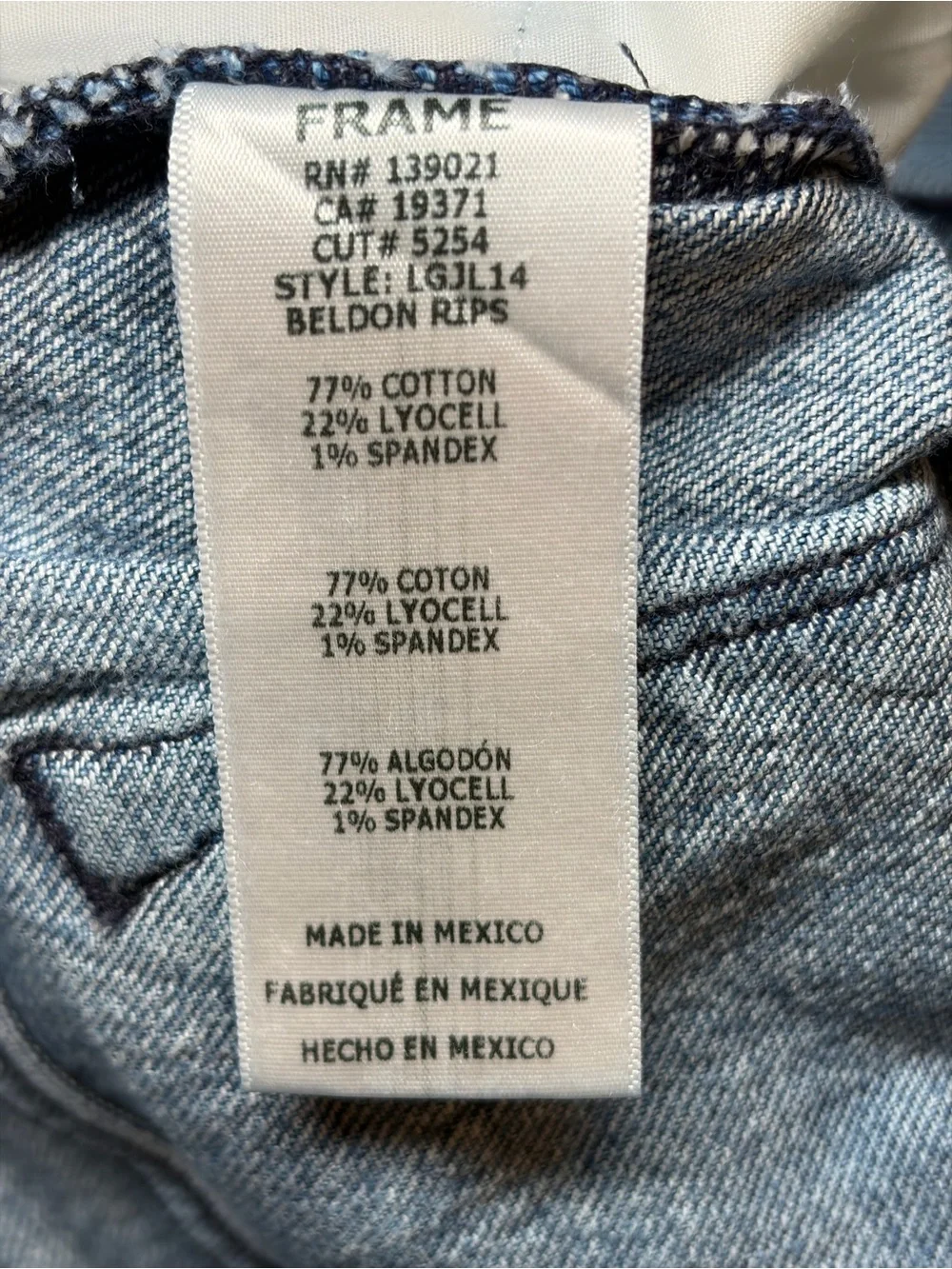 FRAME Le Garçon Relaxed Slim-Boyfriend Jeans in Beldon Rips Size 28 Street Style